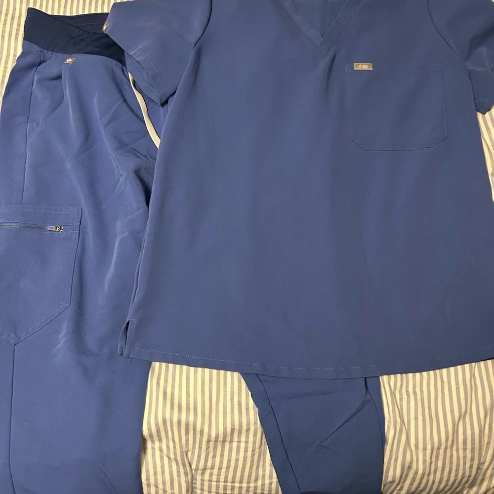 Figs blue set of jogger scrubs - Picture 2 of 6